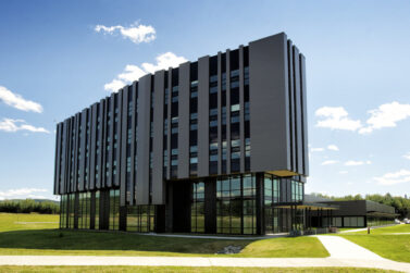 ARCHITECTE INSTITUT INTERDISCIPLINAIRE D'INNOVATION TECHNOLOGIQUE 3it - UNIVERSITÉ DE SHERBROOKE