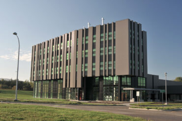 Institut Interdisciplinaire d'Innovation Technologique 3it Université de Sherbrooke Espace Vital Architecture